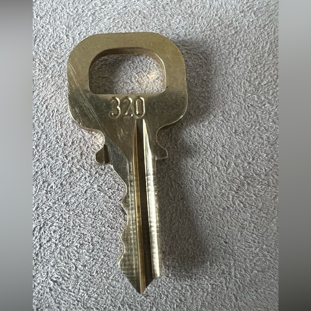AUTHENTIC Louis Vuitton Key 320: One Key Only​​